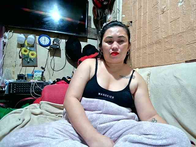 LalaiAsian webcam