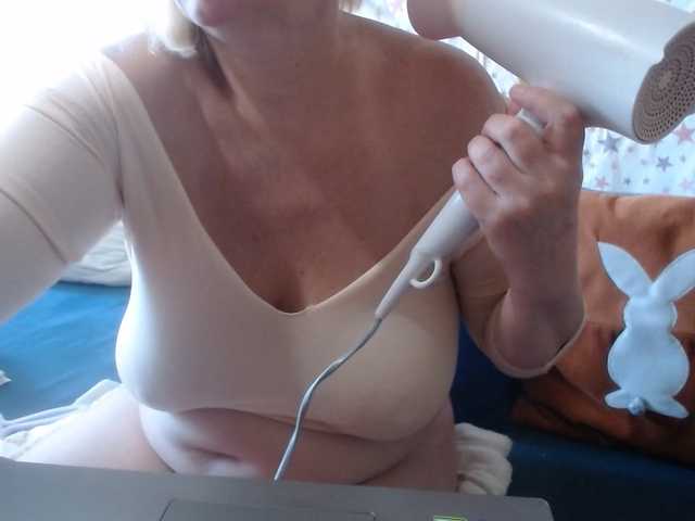 lanastar1 live cam on BongaCams