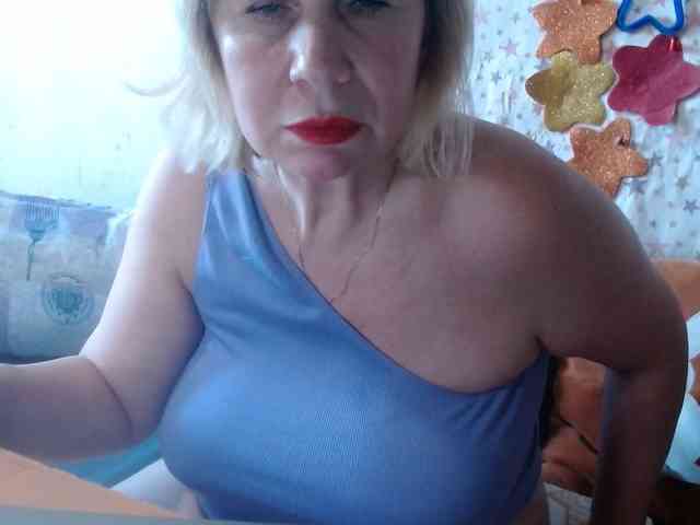 Lanastar1's cam show statistics and live stream