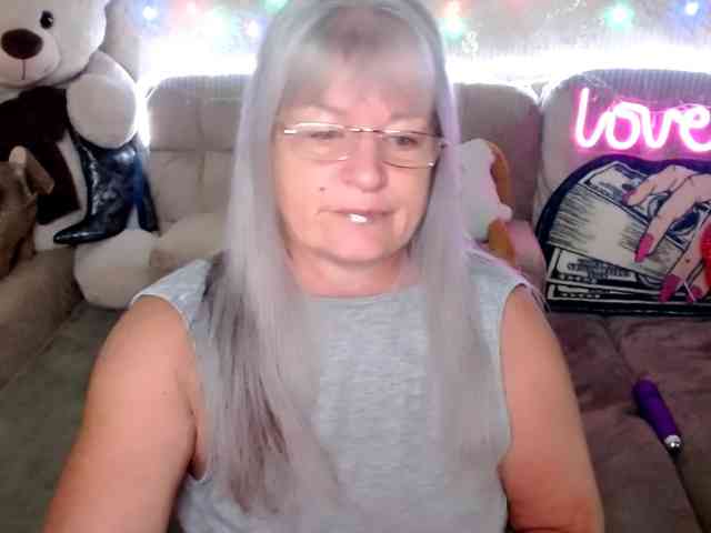 siberianberry's webcam live show