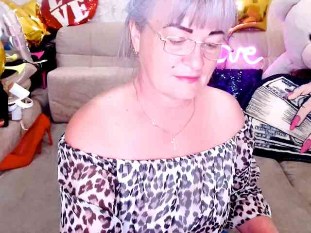 siberianberry Live Webcam on BongaCams