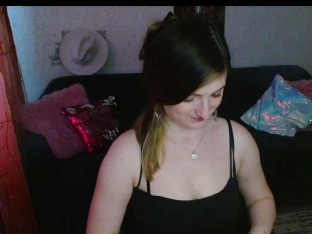 tastyariel live cam on BongaCams