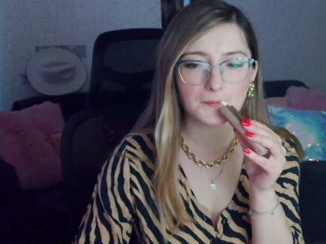 tastyariel live cam on BongaCams