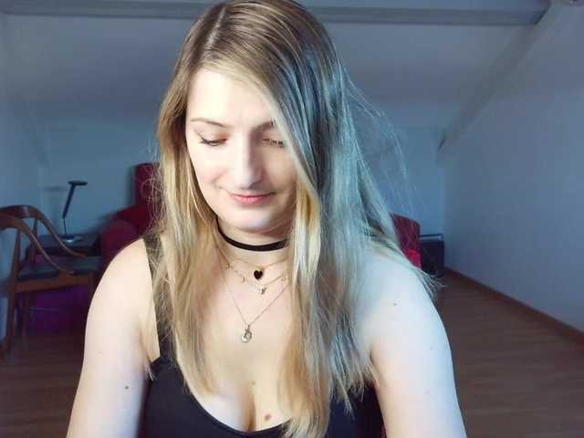 tastyariel live cam on BongaCams