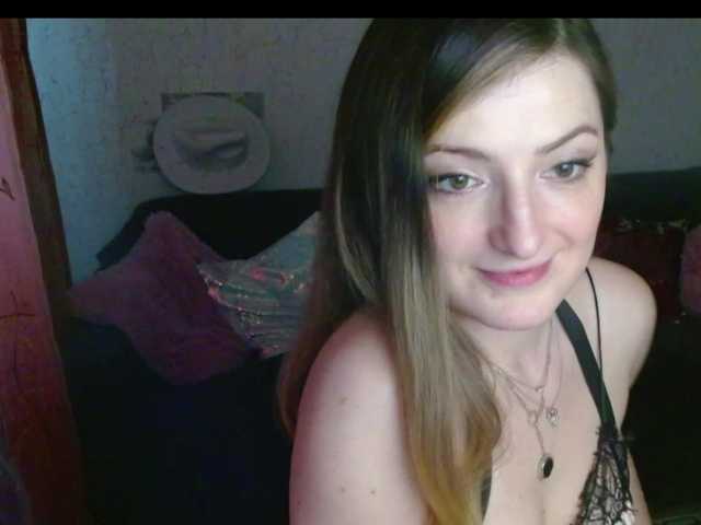 tastyariel live cam on BongaCams