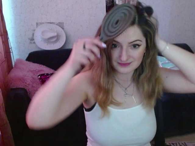 le modèle tastyAriel est en webcam porno dans un show sur le site bongacams, il possède les tags suivants: White/Caucasian,Redhead,Shaved