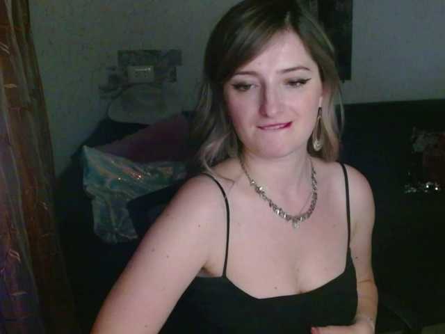 tastyariel live cam on BongaCams