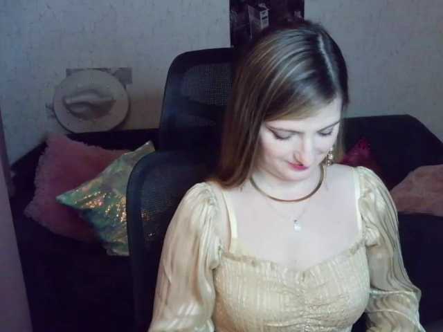 tastyariel live cam on BongaCams