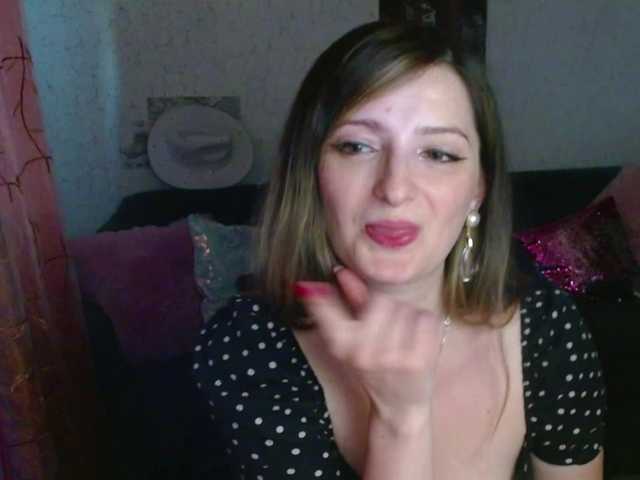 tastyariel live cam on BongaCams
