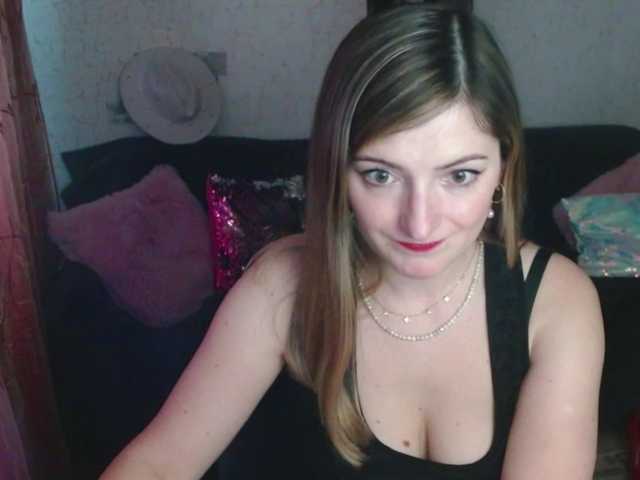 tastyariel live cam on BongaCams