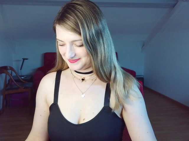 tastyariel live cam on BongaCams