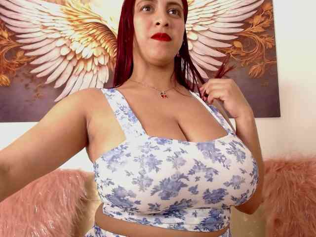 luluragazzi Live Webcam on BongaCams