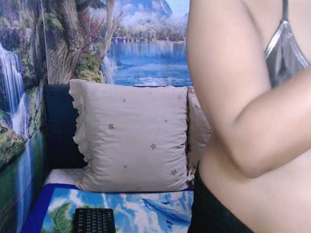indianaqua, en vivo ahora en BongaCams
