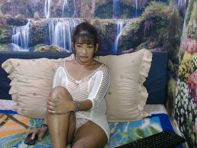 indianaqua's BongaCams show and profile