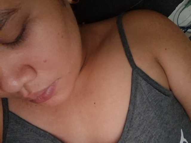 sexyasian27 live cam on BongaCams