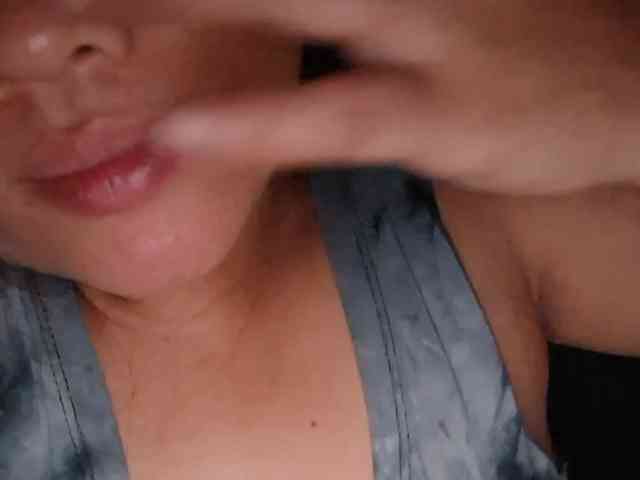 Rubie143 webcam