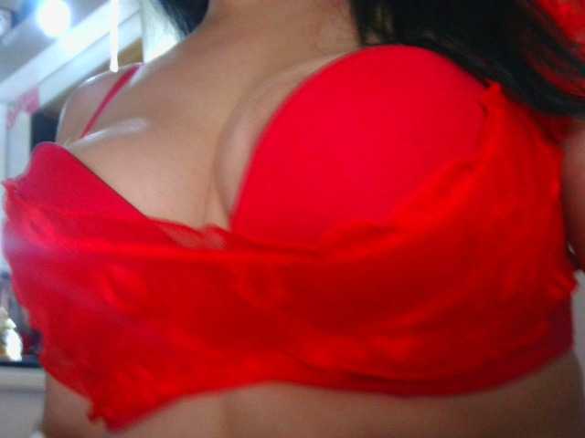 le modèle HotSpaceGirl est en webcam porno dans un show sur le site bongacams, il possède les tags suivants: Latino/Hispanic,Brunette,Hairy