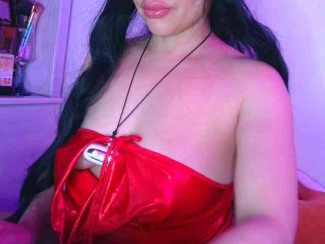 HotSpaceGirl webcam