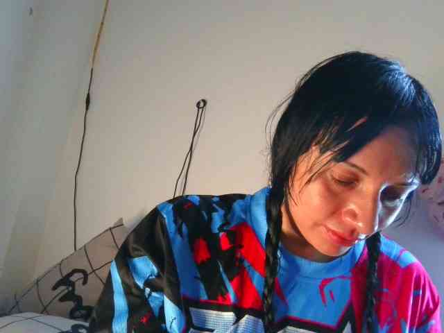 HotSpaceGirl webcam