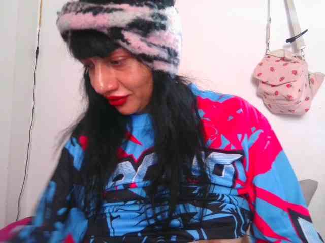HotSpaceGirl webcam
