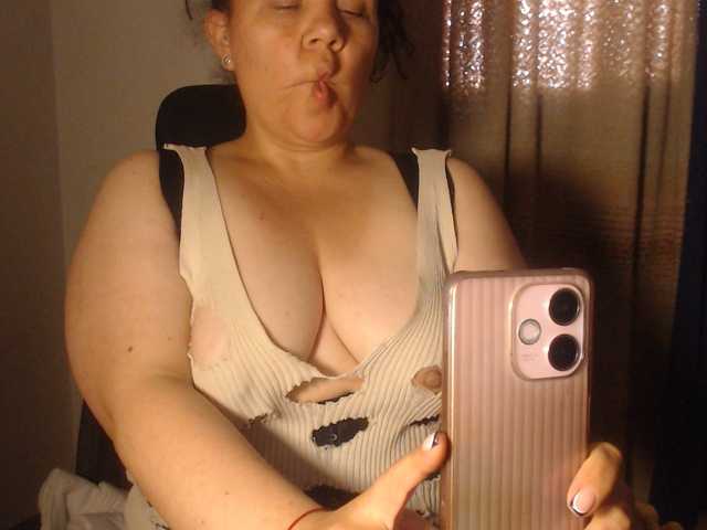 agathamiller live cam preview