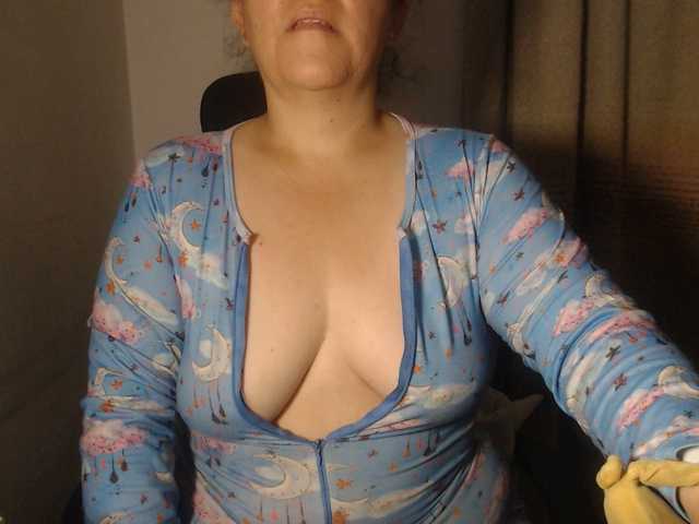 agathamiller live cam on BongaCams