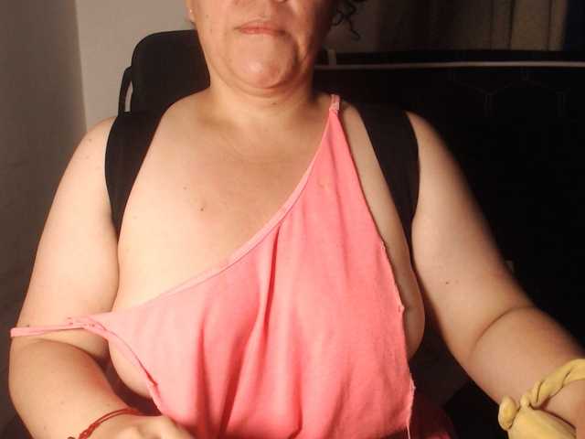 agathamiller live cam preview