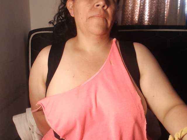 agathamiller live cam preview
