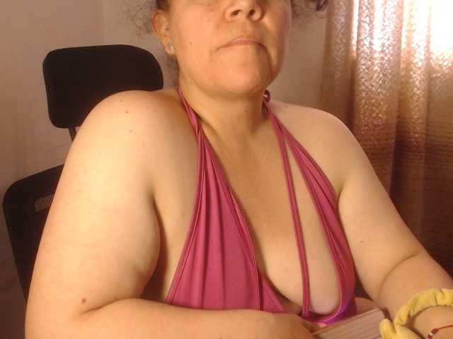 agathamiller live cam on BongaCams