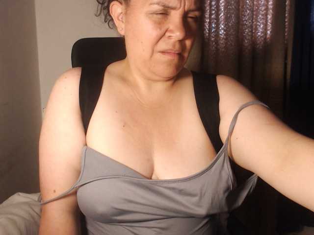 agathamiller live cam on BongaCams