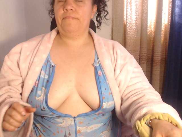 agathamiller live cam on BongaCams