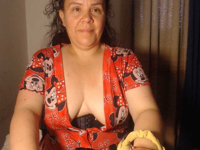 agathamiller live cam preview