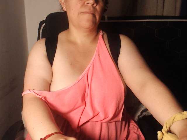 agathamiller live cam preview