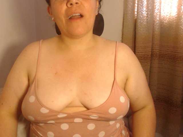 agathamiller live cam on BongaCams
