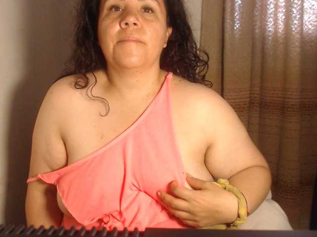 agathamiller live cam on BongaCams