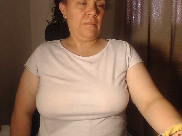 agathamiller live cam on BongaCams