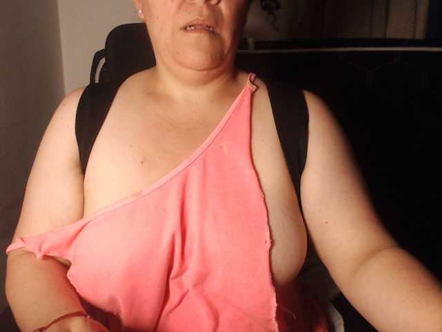 agathamiller live cam preview