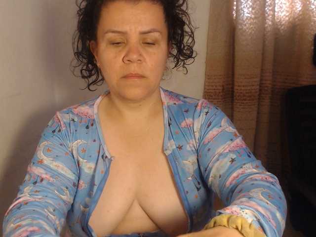 agathamiller live cam on BongaCams