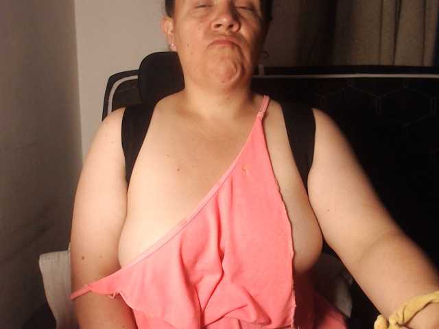 agathamiller, live now on BongaCams