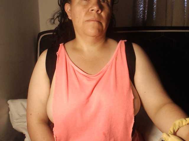 agathamiller live cam on BongaCams