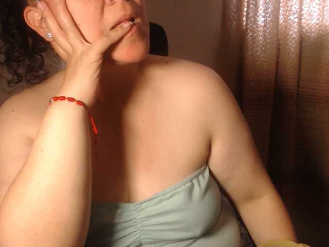 agathamiller live cam on BongaCams