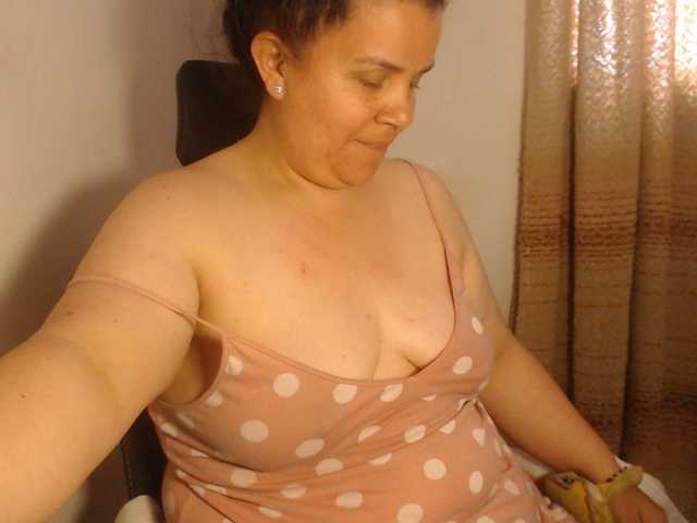 agathamiller live cam on BongaCams