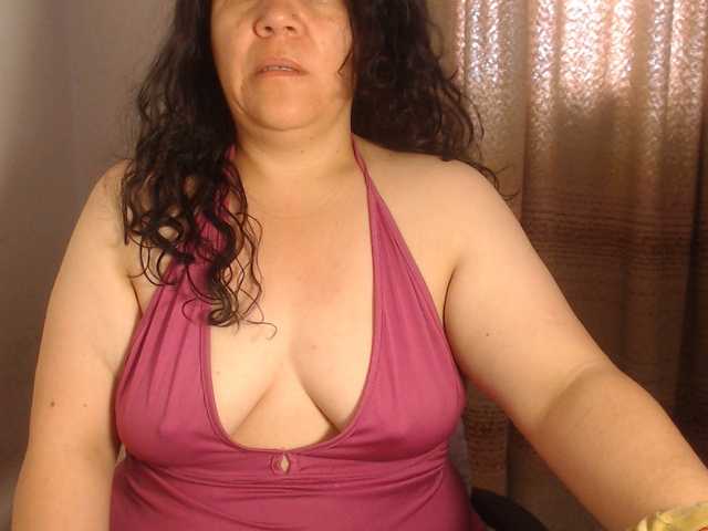 le modèle agathamiller est en webcam porno dans un show sur le site bongacams, il possède les tags suivants: Latino/Hispanic,Brunette,Hairy