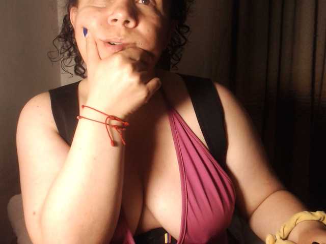 agathamiller live cam preview