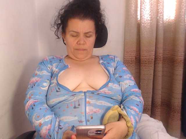 agathamiller live cam on BongaCams