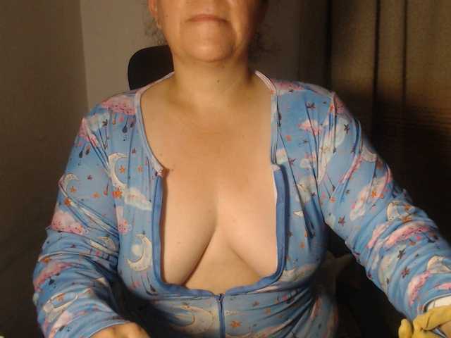 agathamiller live cam on BongaCams