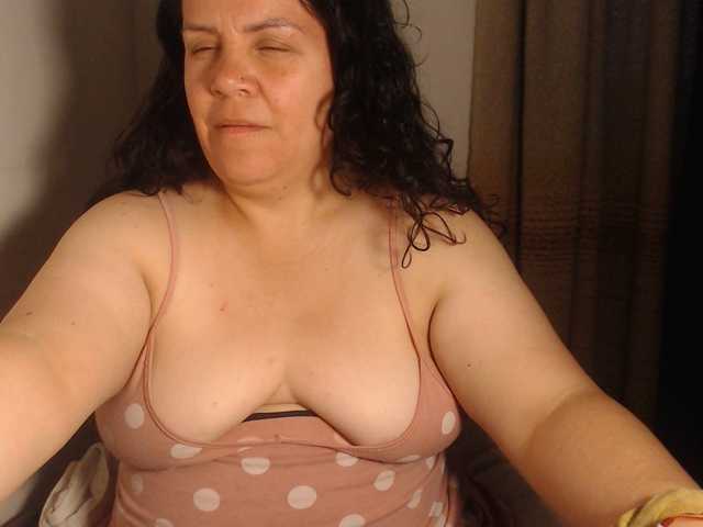 agathamiller live cam on BongaCams