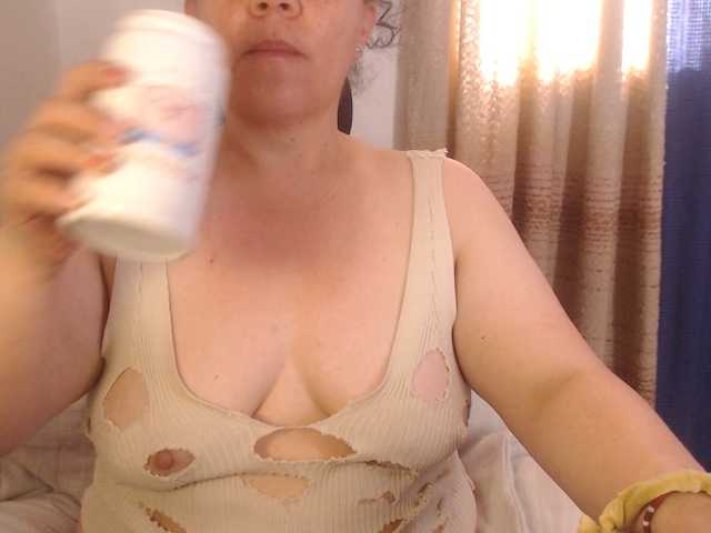 agathamiller live cam on BongaCams