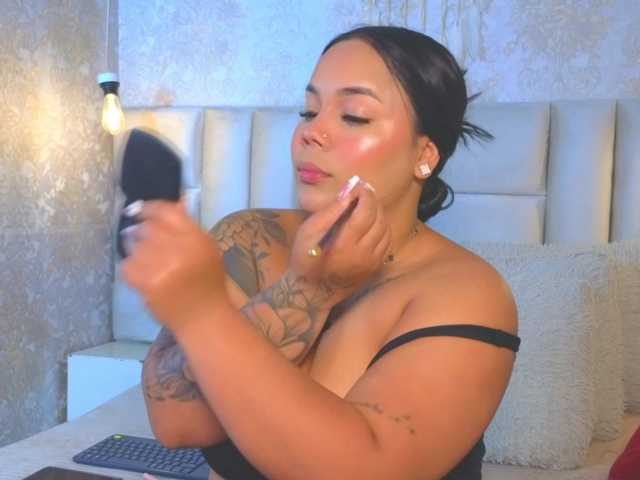 emilyqueen3xx live cam on BongaCams