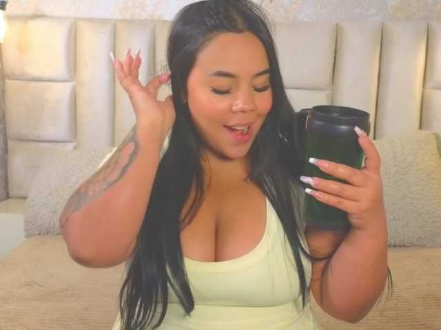 emilyqueen3xx live webcam show